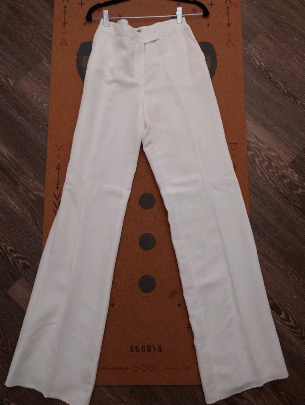 Vintage MISSELLECI white 5% Linen 95% viscose pants in a size 42 #minimalist